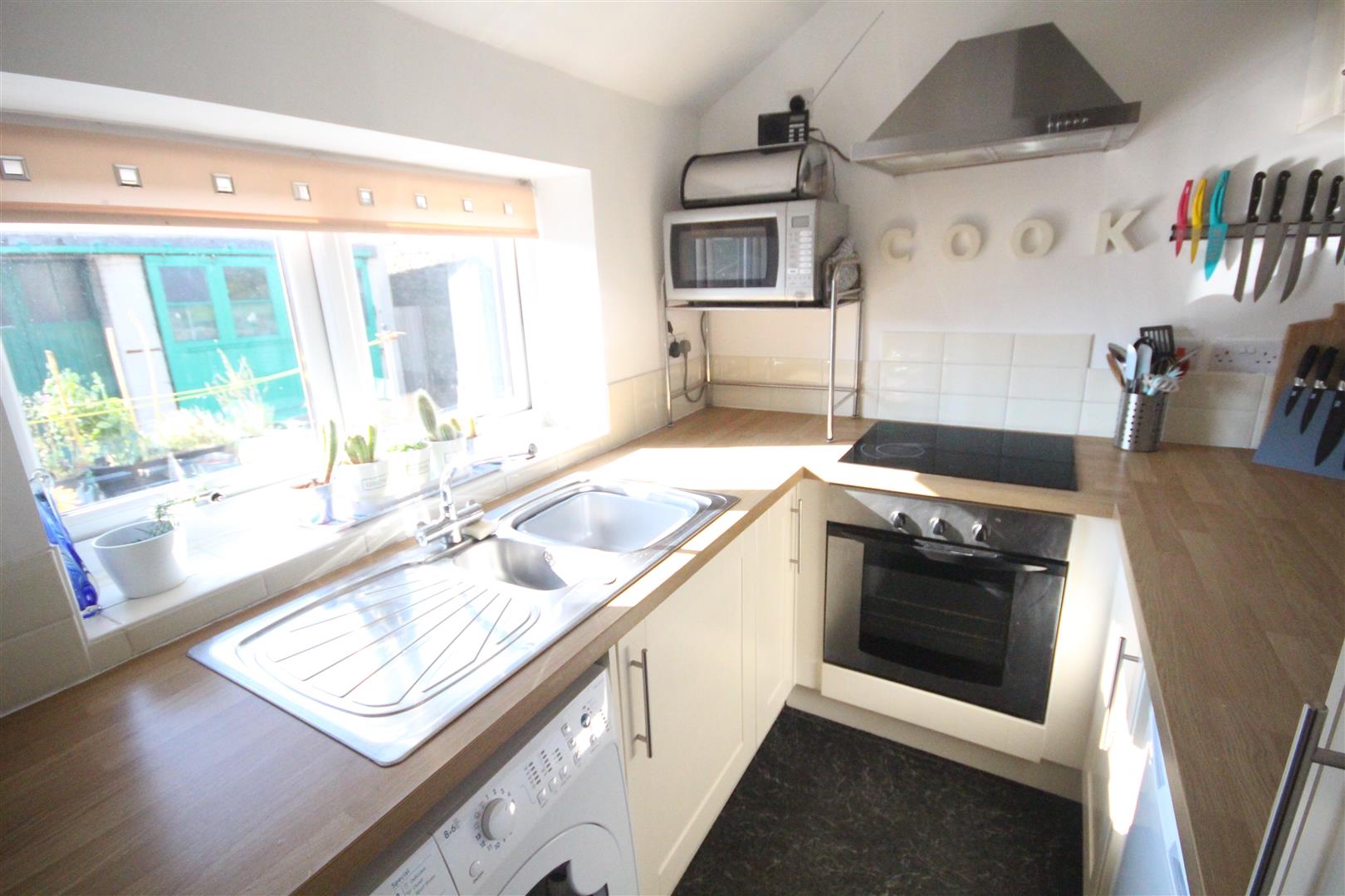 3 bedroom mid terrace house SSTC in Earby - IMG_9486.jpg